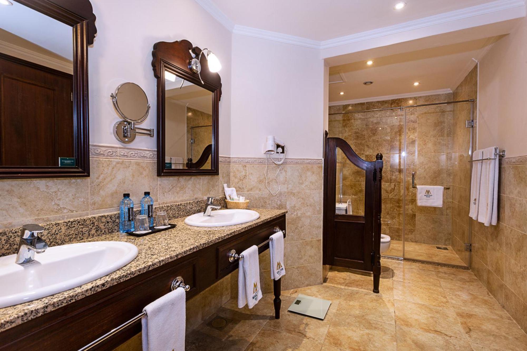 Midland Hotel Nakuru Zewnętrze zdjęcie